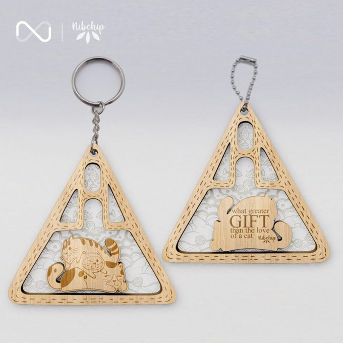 cat family wooden keychain front and back top view